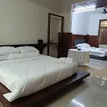 Omar Little Palace - 6 Bedroom Homestay Seremban