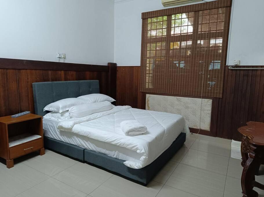 Omar Little Palace - 6 Bedroom Rumah percutian