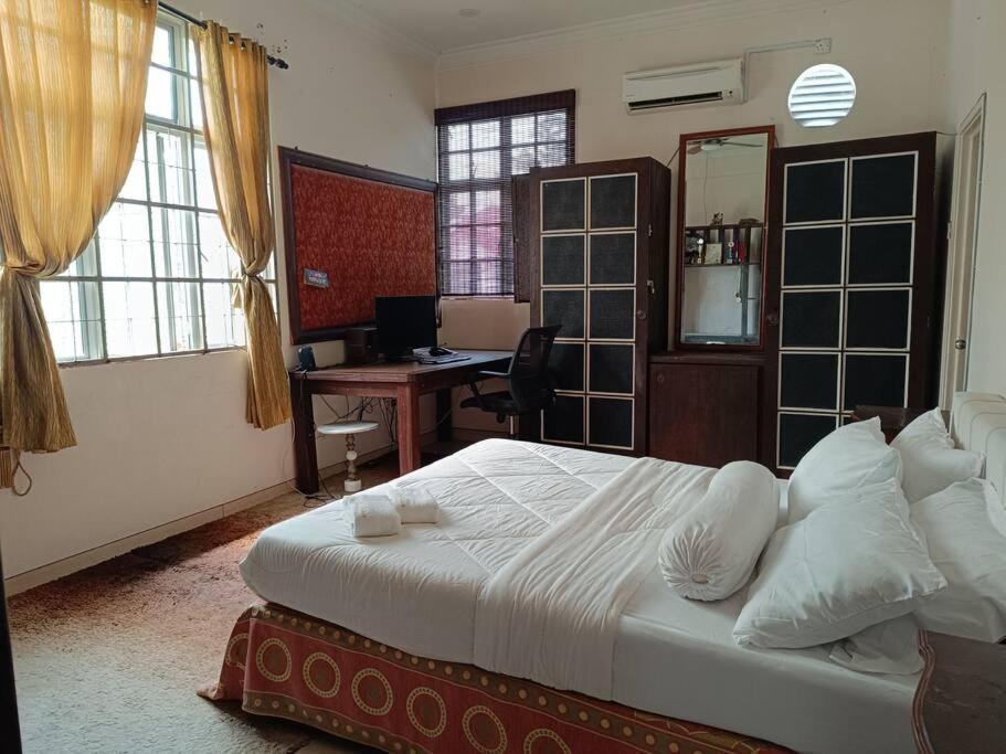 Rumah percutian Omar Little Palace - 6 Bedroom *